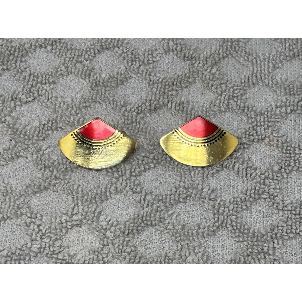 Laurel Burch Earrings Geometric Gold Tone Red Stud Vintage - Picture 2 of 4
